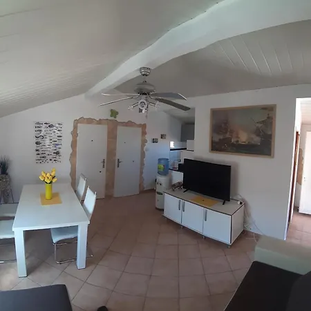 Pavlic Apartment Vir