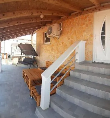Pavlic Apartment Vir