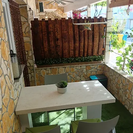 Pavlic Apartment Vir